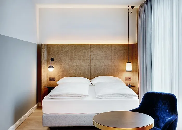 Stage 12 Hotel By Penz