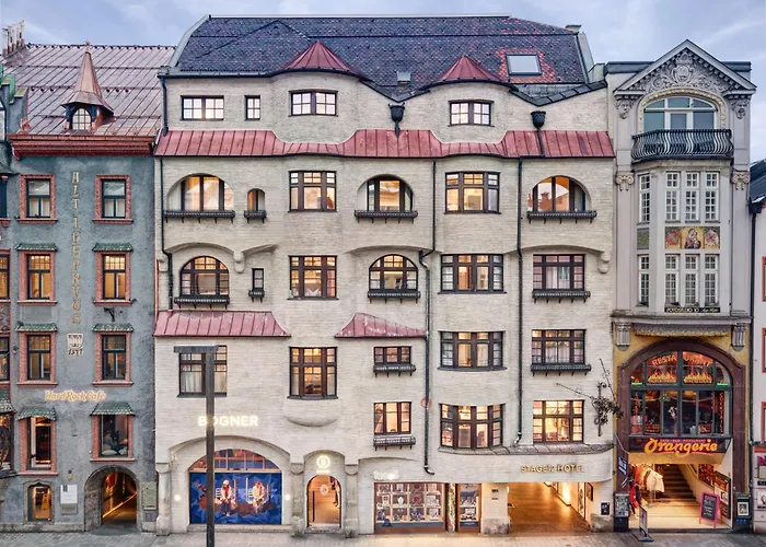 Stage 12 Hotel By Penz